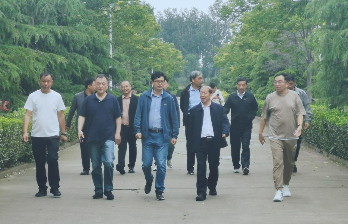 花花牛丨河南農業大學黨委副書記、校長介曉磊一行蒞臨花花牛河南瑞亞參觀調研