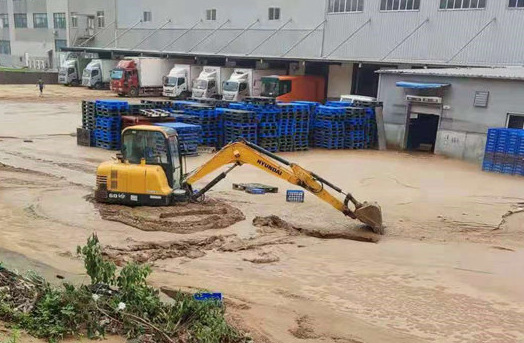 微光匯聚、風雨同舟，我們一起扛！