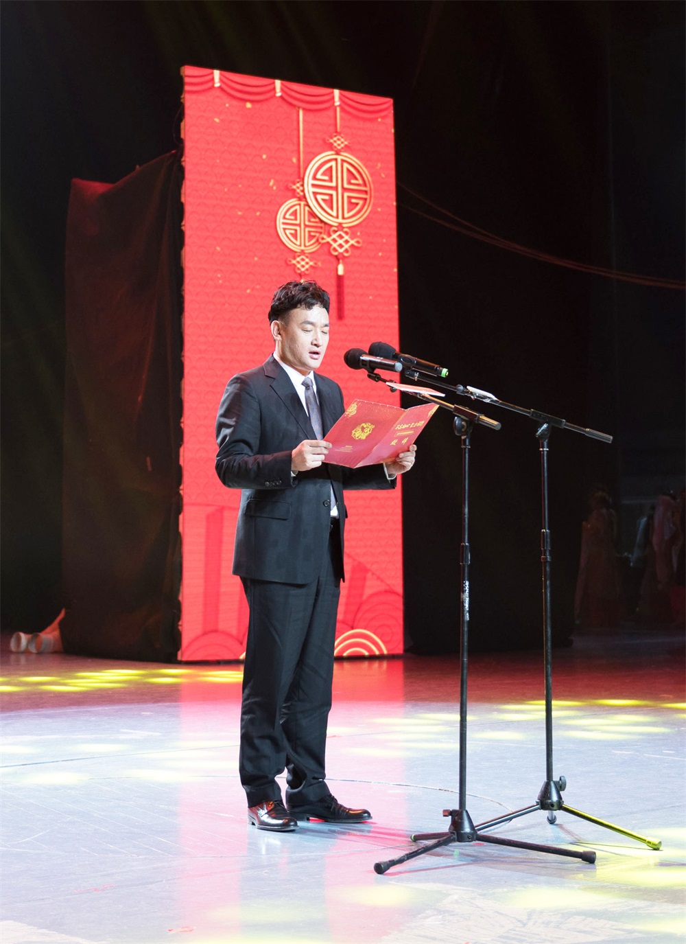 “不忘初心、聚力前行” 花花牛集團2018迎新春聯歡會隆重舉行