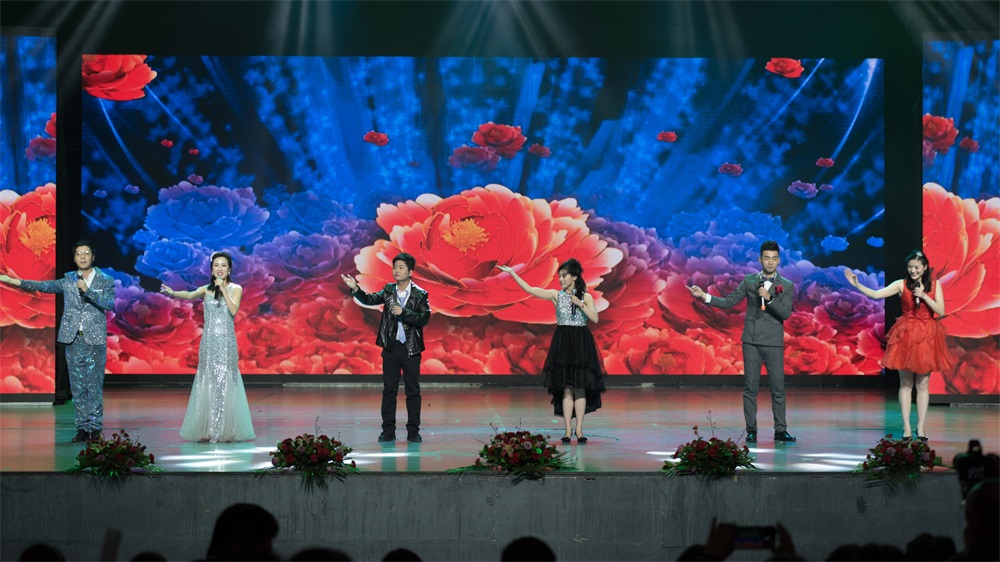 “不忘初心、聚力前行” 花花牛集團2018迎新春聯歡會隆重舉行
